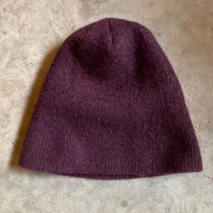Anian Merino/Cashmere hat in Maroon